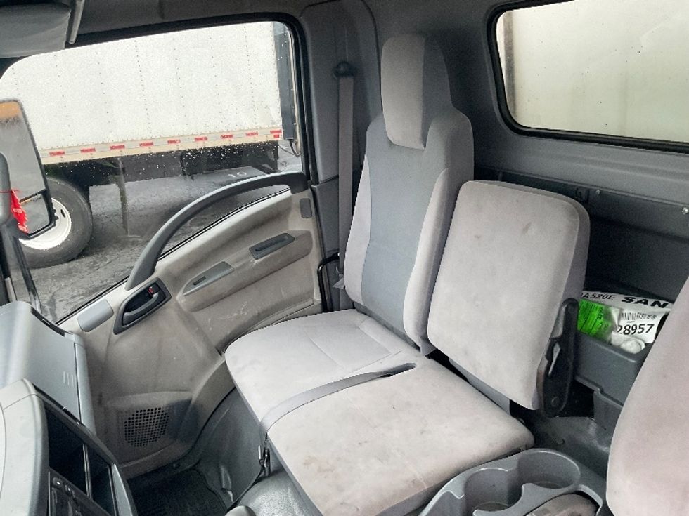 Refrigerated Truck-Light and Medium Duty Trucks-Isuzu-2016-NQR-La Mirada-CA-132,425\n\t\tmiles-$ 46,000 - Image 19