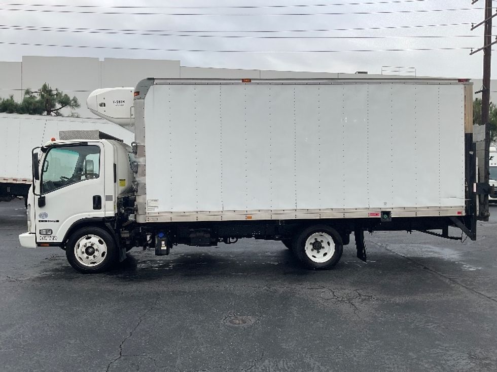 Refrigerated Truck-Light and Medium Duty Trucks-Isuzu-2016-NQR-La Mirada-CA-132,425\n\t\tmiles-$ 46,000 - Image 4