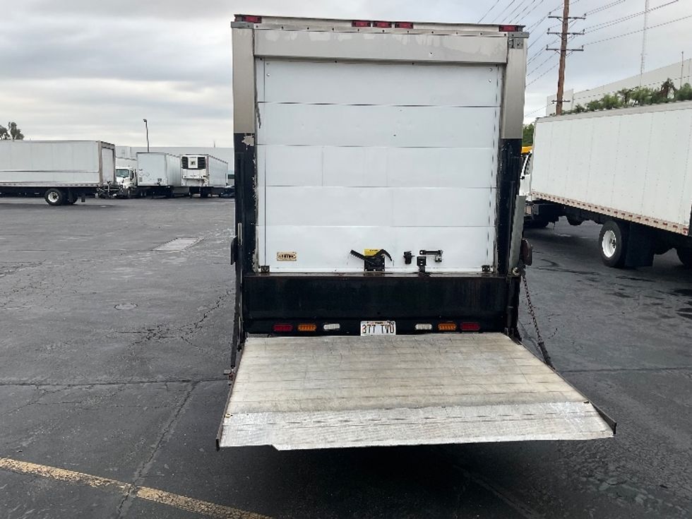 Refrigerated Truck-Light and Medium Duty Trucks-Isuzu-2016-NQR-La Mirada-CA-132,425\n\t\tmiles-$ 46,000 - Image 9