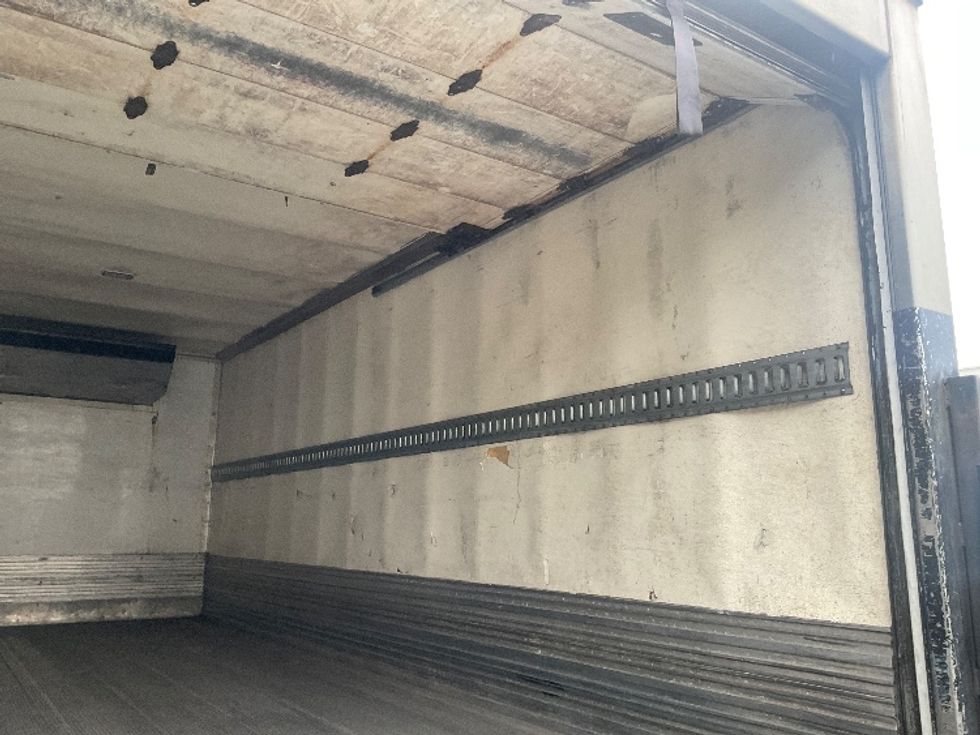 Refrigerated Truck-Light and Medium Duty Trucks-Isuzu-2016-NQR-Torrance-CA-163,893\n\t\tmiles-$ 34,000 - Image 12