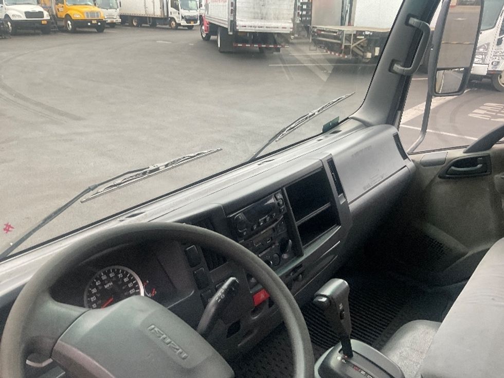 Refrigerated Truck-Light and Medium Duty Trucks-Isuzu-2016-NQR-Torrance-CA-163,893\n\t\tmiles-$ 34,000 - Image 18