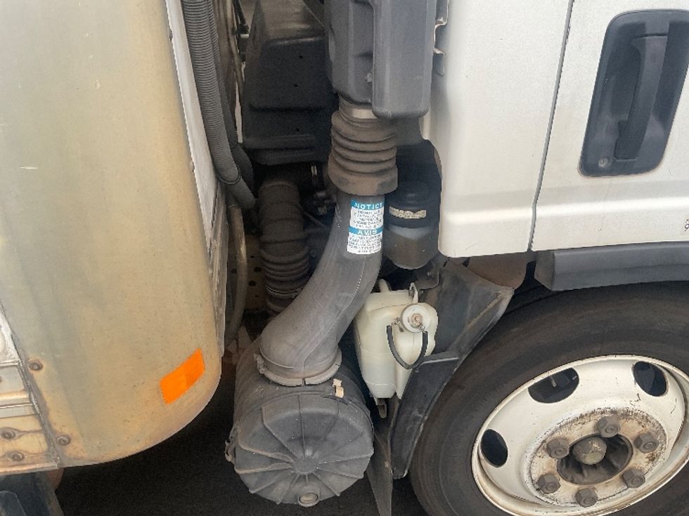 Refrigerated Truck-Light and Medium Duty Trucks-Isuzu-2016-NQR-Torrance-CA-163,893\n\t\tmiles-$ 34,000 - Image 23
