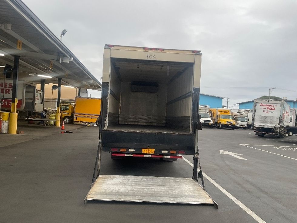 Refrigerated Truck-Light and Medium Duty Trucks-Isuzu-2016-NQR-Torrance-CA-163,893\n\t\tmiles-$ 34,000 - Image 9