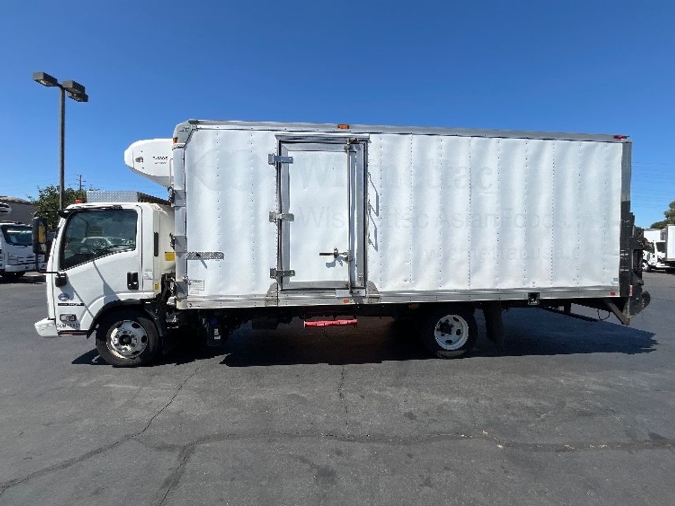 Refrigerated Truck-Light and Medium Duty Trucks-Isuzu-2016-NQR-Torrance-CA-83,464\n\t\tmiles-$ 47,750 - Image 4
