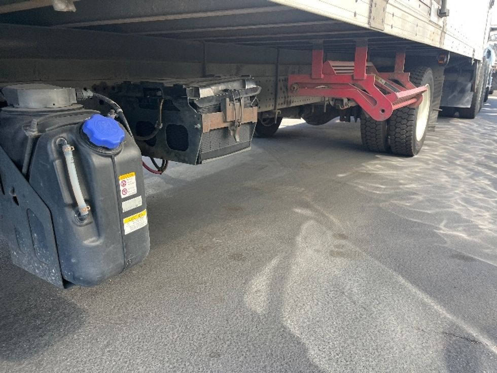 Refrigerated Truck-Light and Medium Duty Trucks-Isuzu-2016-NQR-Torrance-CA-83,464\n\t\tmiles-$ 47,750 - Image 5