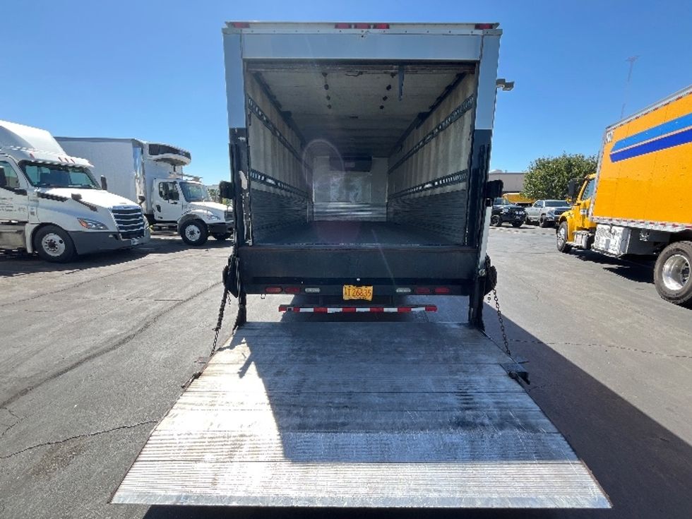 Refrigerated Truck-Light and Medium Duty Trucks-Isuzu-2016-NQR-Torrance-CA-83,464\n\t\tmiles-$ 47,750 - Image 8