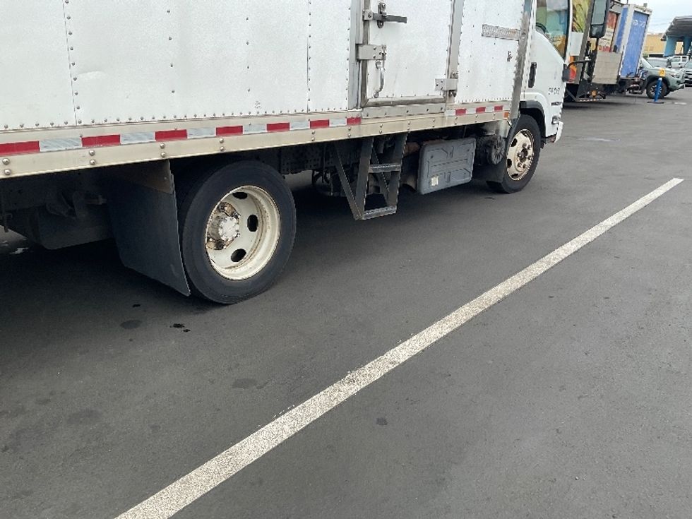 Refrigerated Truck-Light and Medium Duty Trucks-Isuzu-2016-NQR-Torrance-CA-89,741\n\t\tmiles-$ 37,750 - Image 14