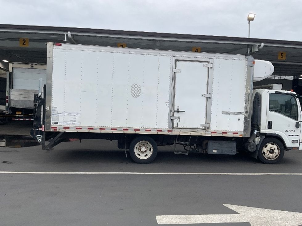 Refrigerated Truck-Light and Medium Duty Trucks-Isuzu-2016-NQR-Torrance-CA-89,741\n\t\tmiles-$ 37,750 - Image 15