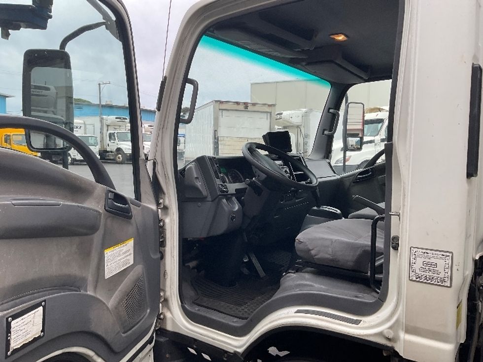 Refrigerated Truck-Light and Medium Duty Trucks-Isuzu-2016-NQR-Torrance-CA-89,741\n\t\tmiles-$ 37,750 - Image 16