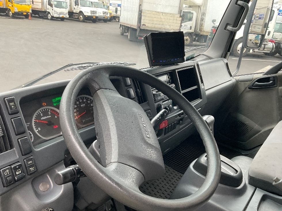 Refrigerated Truck-Light and Medium Duty Trucks-Isuzu-2016-NQR-Torrance-CA-89,741\n\t\tmiles-$ 37,750 - Image 18
