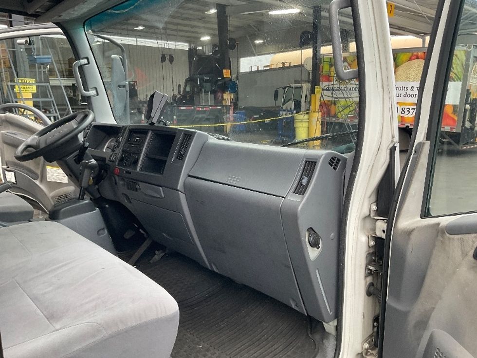 Refrigerated Truck-Light and Medium Duty Trucks-Isuzu-2016-NQR-Torrance-CA-89,741\n\t\tmiles-$ 37,750 - Image 21