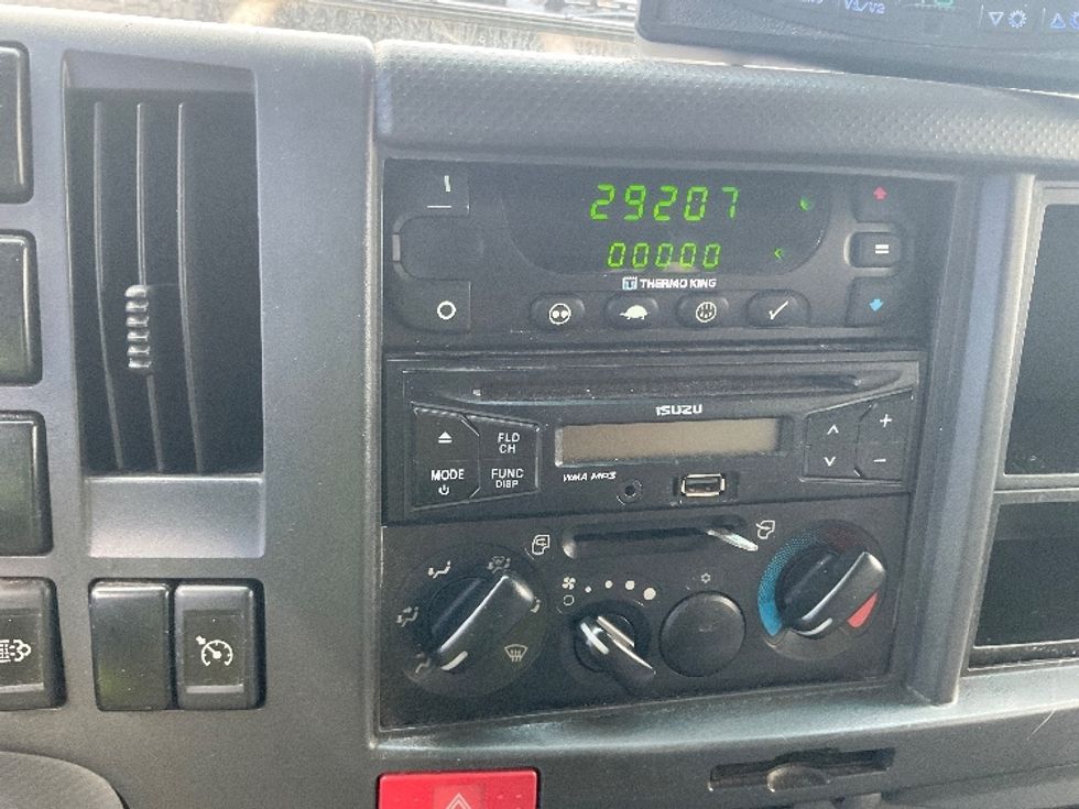 Refrigerated Truck-Light and Medium Duty Trucks-Isuzu-2016-NQR-Torrance-CA-89,741\n\t\tmiles-$ 37,750 - Image 25