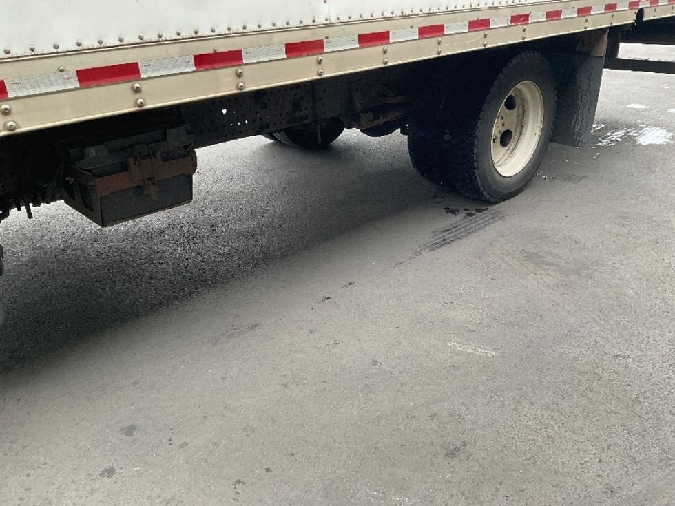 Refrigerated Truck-Light and Medium Duty Trucks-Isuzu-2016-NQR-Torrance-CA-89,741\n\t\tmiles-$ 37,750 - Image 5