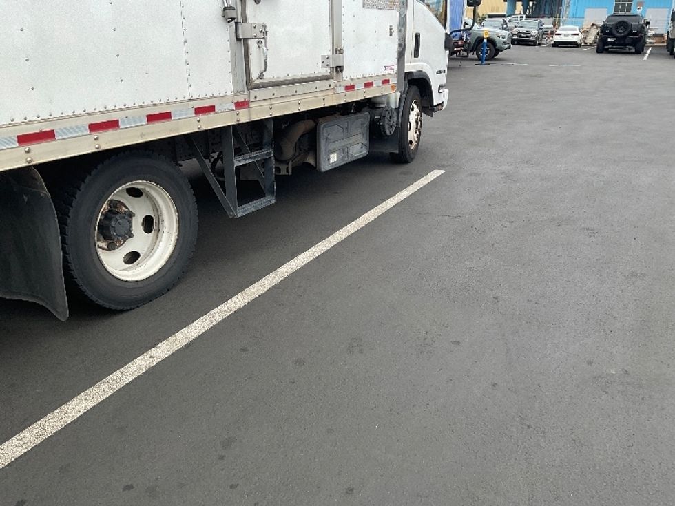 Refrigerated Truck-Light and Medium Duty Trucks-Isuzu-2016-NQR-Torrance-CA-99,637\n\t\tmiles-$ 34,750 - Image 14