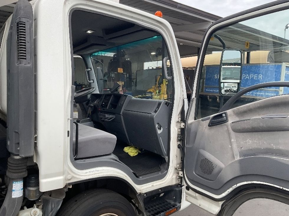 Refrigerated Truck-Light and Medium Duty Trucks-Isuzu-2016-NQR-Torrance-CA-99,637\n\t\tmiles-$ 34,750 - Image 20