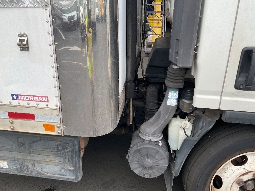 Refrigerated Truck-Light and Medium Duty Trucks-Isuzu-2016-NQR-Torrance-CA-99,637\n\t\tmiles-$ 34,750 - Image 24