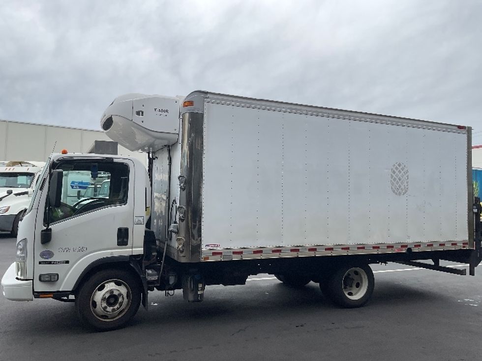 Refrigerated Truck-Light and Medium Duty Trucks-Isuzu-2016-NQR-Torrance-CA-99,637\n\t\tmiles-$ 34,750 - Image 4