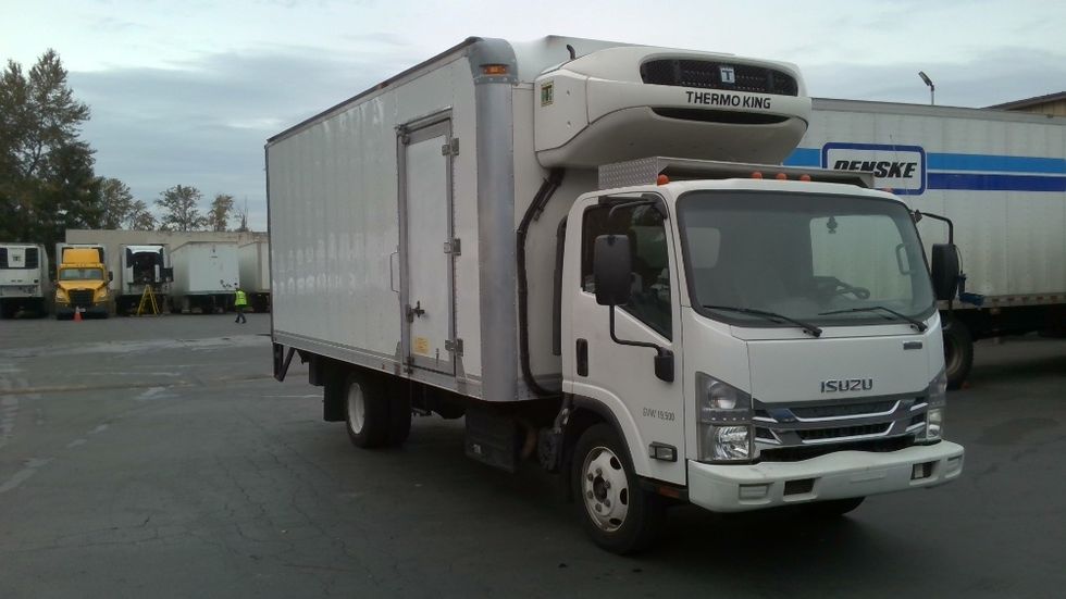 Refrigerated Truck-Light and Medium Duty Trucks-Isuzu-2016-NRR-Kent-WA-153,480\n\t\tmiles-$ 42,250 - Image 1
