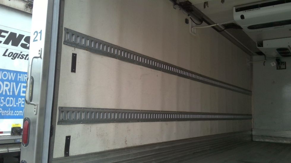 Refrigerated Truck-Light and Medium Duty Trucks-Isuzu-2016-NRR-Kent-WA-153,480\n\t\tmiles-$ 42,250 - Image 11