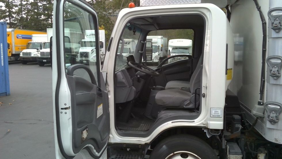 Refrigerated Truck-Light and Medium Duty Trucks-Isuzu-2016-NRR-Kent-WA-153,480\n\t\tmiles-$ 42,250 - Image 16