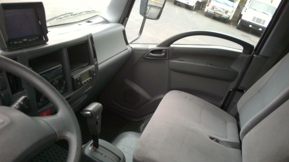 Refrigerated Truck-Light and Medium Duty Trucks-Isuzu-2016-NRR-Kent-WA-153,480\n\t\tmiles-$ 42,250 - Image 19