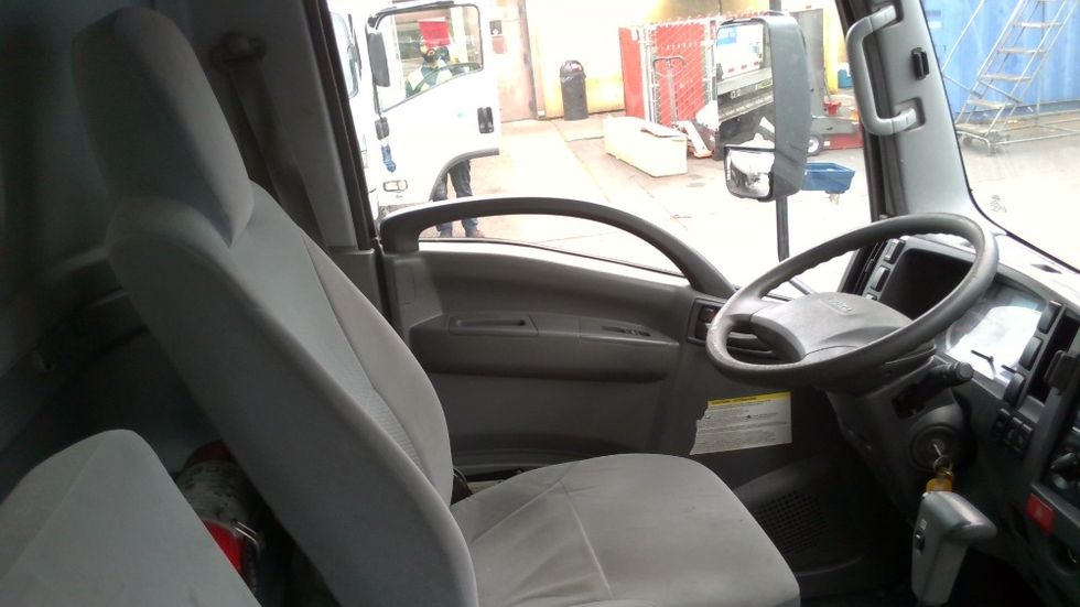 Refrigerated Truck-Light and Medium Duty Trucks-Isuzu-2016-NRR-Kent-WA-153,480\n\t\tmiles-$ 42,250 - Image 22