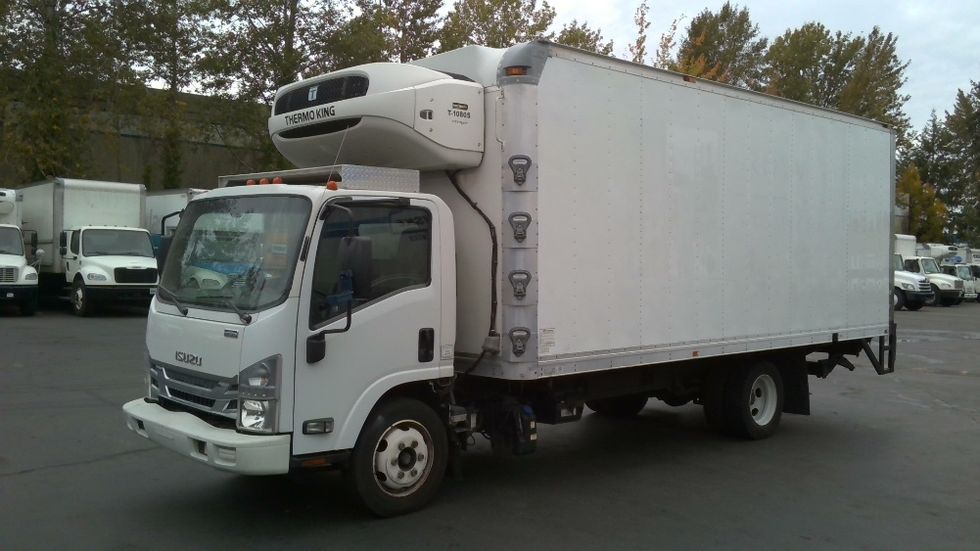 Refrigerated Truck-Light and Medium Duty Trucks-Isuzu-2016-NRR-Kent-WA-153,480\n\t\tmiles-$ 42,250 - Image 3