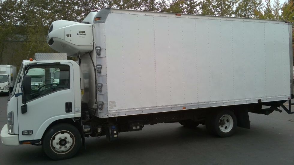 Refrigerated Truck-Light and Medium Duty Trucks-Isuzu-2016-NRR-Kent-WA-153,480\n\t\tmiles-$ 42,250 - Image 4