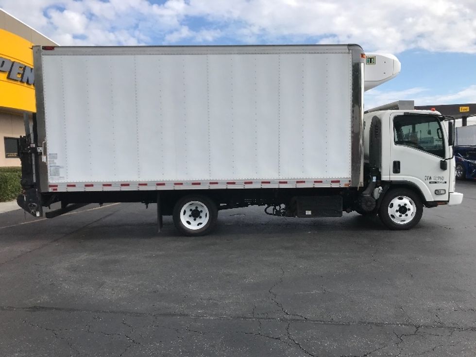 Refrigerated Truck-Light and Medium Duty Trucks-Isuzu-2017-NQR-La Mirada-CA-120,504\n\t\tmiles-$ 46,750 - Image 15