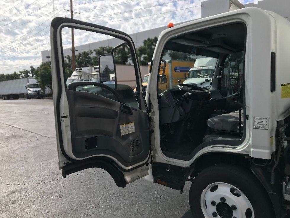 Refrigerated Truck-Light and Medium Duty Trucks-Isuzu-2017-NQR-La Mirada-CA-120,504\n\t\tmiles-$ 46,750 - Image 16