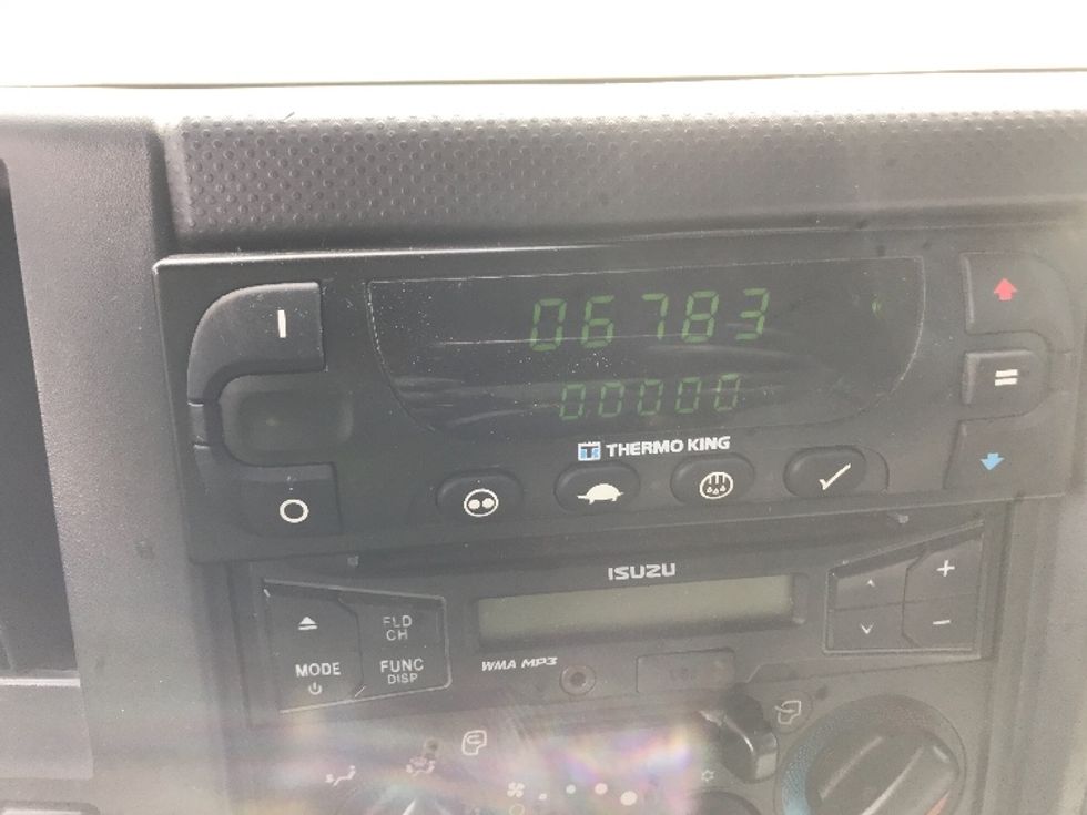 Refrigerated Truck-Light and Medium Duty Trucks-Isuzu-2017-NQR-La Mirada-CA-120,504\n\t\tmiles-$ 46,750 - Image 25