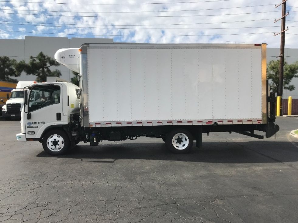 Refrigerated Truck-Light and Medium Duty Trucks-Isuzu-2017-NQR-La Mirada-CA-120,504\n\t\tmiles-$ 46,750 - Image 4