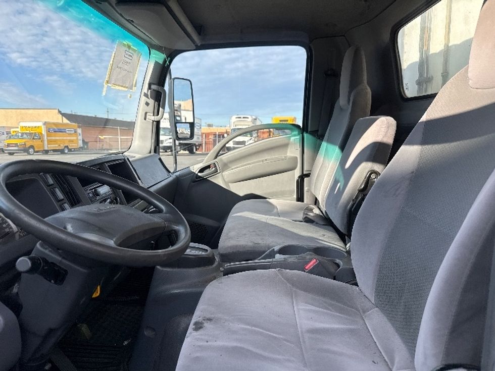 Refrigerated Truck-Light and Medium Duty Trucks-Isuzu-2017-NQR-Philadelphia-PA-169,763\n\t\tmiles-$ 26,000 - Image 18