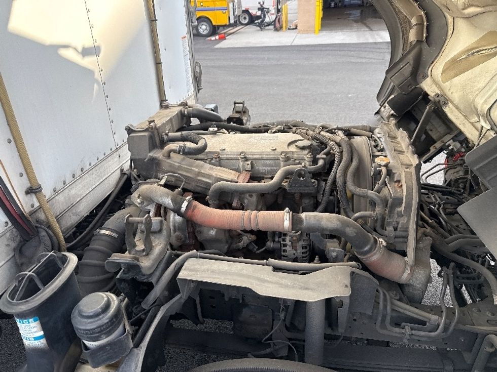 Refrigerated Truck-Light and Medium Duty Trucks-Isuzu-2017-NQR-Philadelphia-PA-169,763\n\t\tmiles-$ 26,000 - Image 22