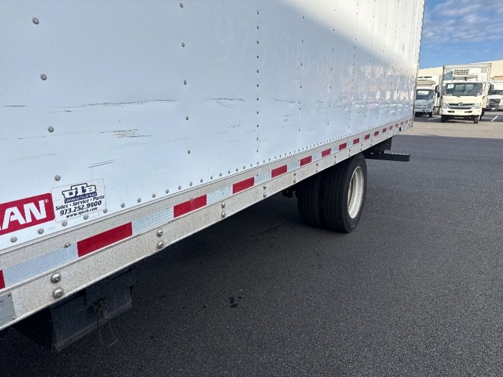 Refrigerated Truck-Light and Medium Duty Trucks-Isuzu-2017-NQR-Philadelphia-PA-169,763\n\t\tmiles-$ 26,000 - Image 25