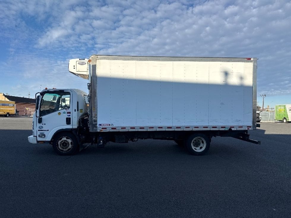 Refrigerated Truck-Light and Medium Duty Trucks-Isuzu-2017-NQR-Philadelphia-PA-169,763\n\t\tmiles-$ 26,000 - Image 4