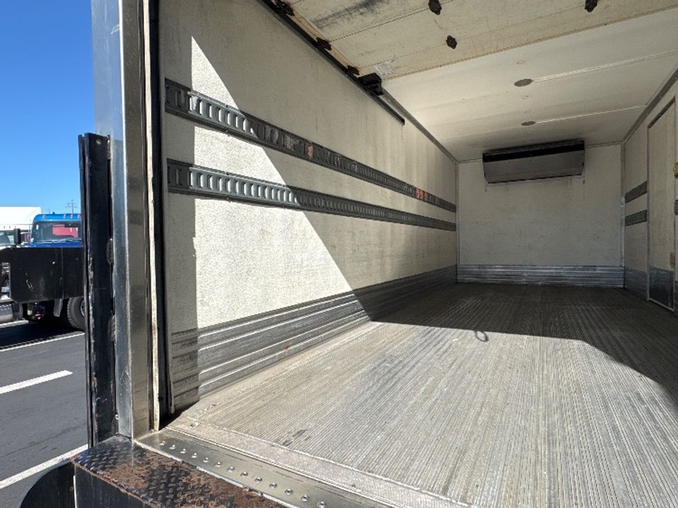 Refrigerated Truck-Light and Medium Duty Trucks-Isuzu-2017-NQR-Torrance-CA-57,767\n\t\tmiles-$ 49,750 - Image 11