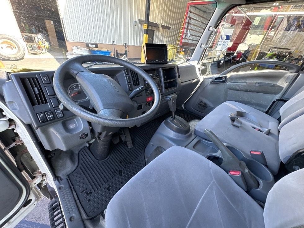 Refrigerated Truck-Light and Medium Duty Trucks-Isuzu-2017-NQR-Torrance-CA-57,767\n\t\tmiles-$ 49,750 - Image 14