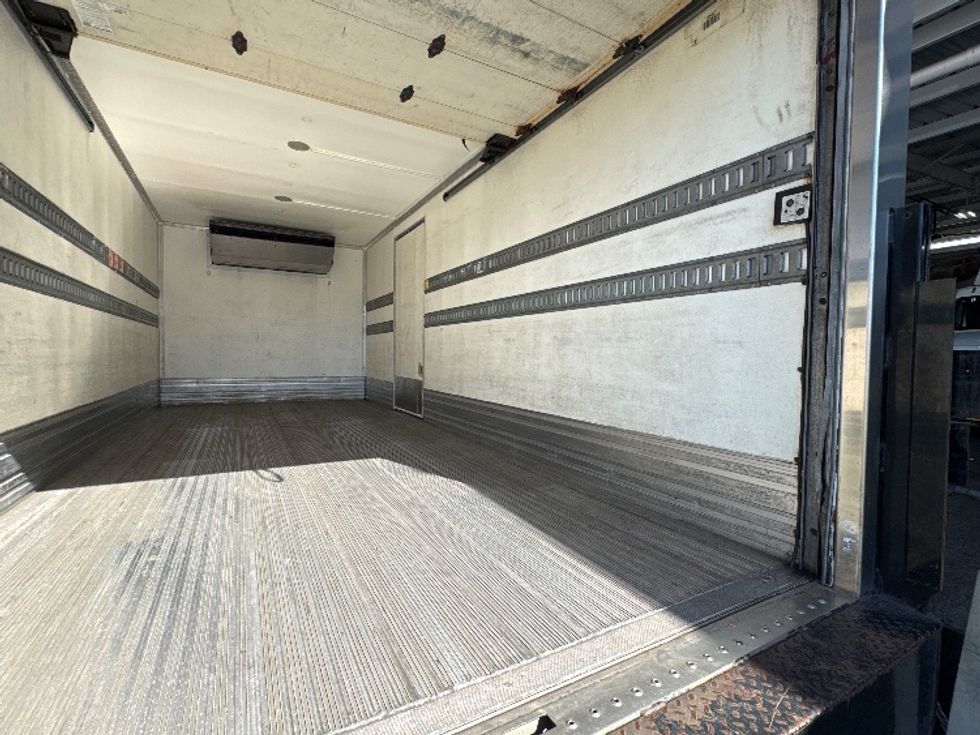 Refrigerated Truck-Light and Medium Duty Trucks-Isuzu-2017-NQR-Torrance-CA-57,767\n\t\tmiles-$ 49,750 - Image 15