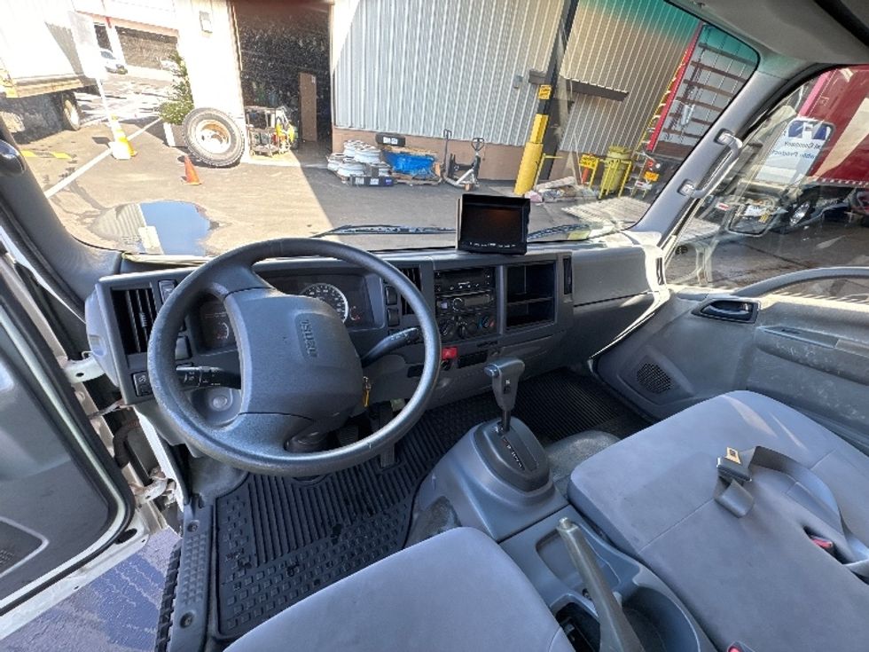 Refrigerated Truck-Light and Medium Duty Trucks-Isuzu-2017-NQR-Torrance-CA-57,767\n\t\tmiles-$ 49,750 - Image 18