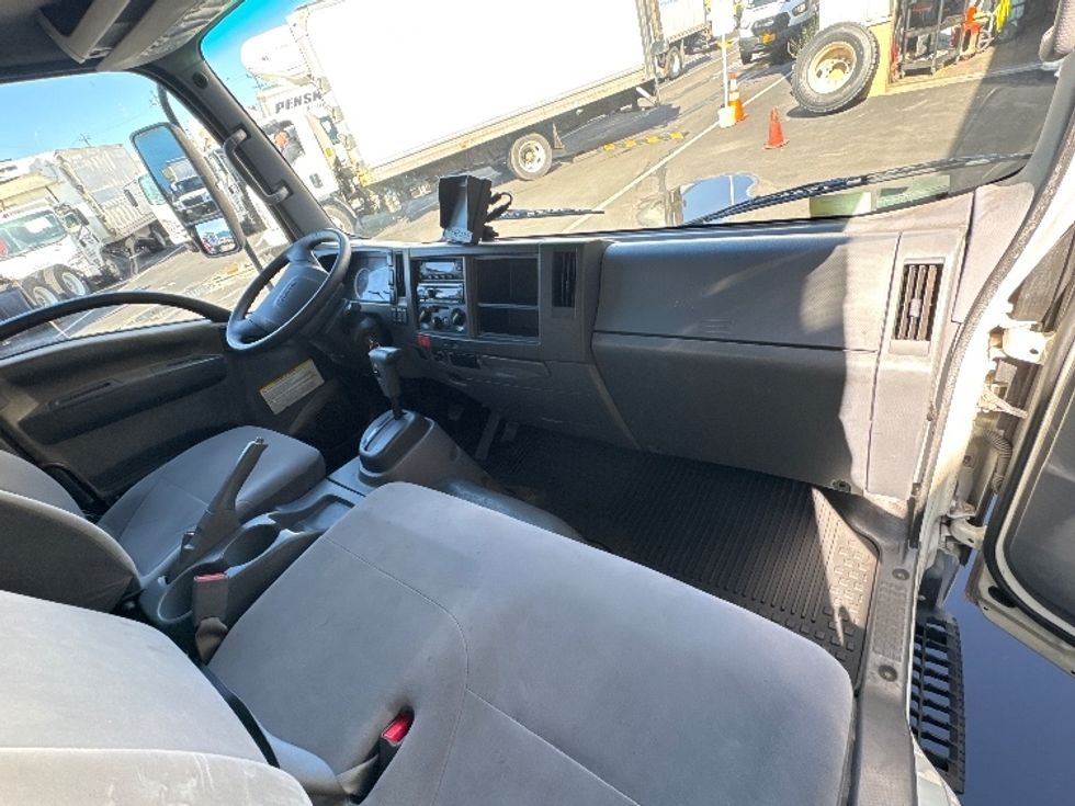 Refrigerated Truck-Light and Medium Duty Trucks-Isuzu-2017-NQR-Torrance-CA-57,767\n\t\tmiles-$ 49,750 - Image 21