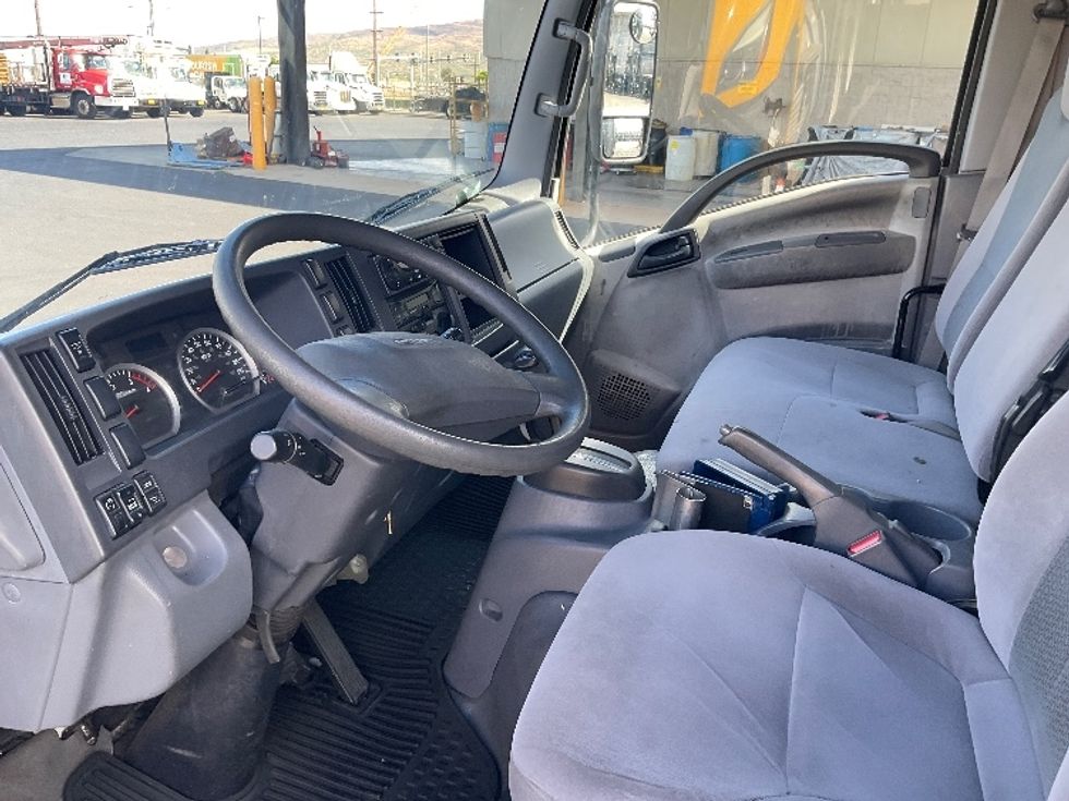 Refrigerated Truck-Light and Medium Duty Trucks-Isuzu-2017-NQR-Torrance-CA-73,581\n\t\tmiles-$ 49,750 - Image 17