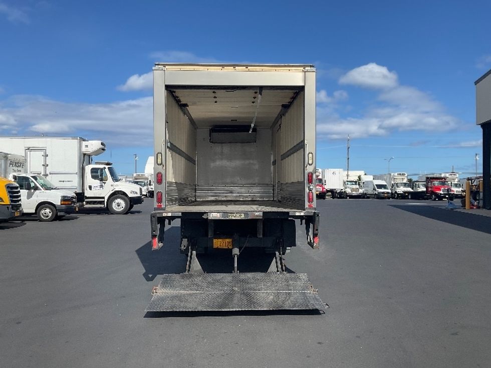 Refrigerated Truck-Light and Medium Duty Trucks-Isuzu-2017-NQR-Torrance-CA-73,581\n\t\tmiles-$ 49,750 - Image 9