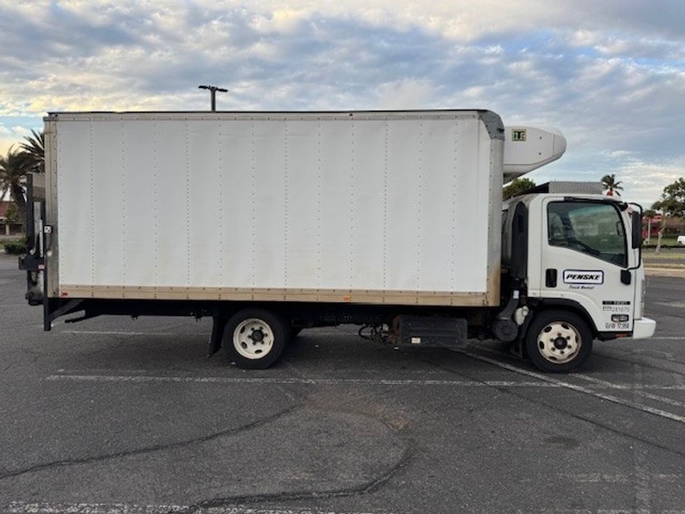 Refrigerated Truck-Light and Medium Duty Trucks-Isuzu-2017-NQR-Torrance-CA-73,865\n\t\tmiles-$ 48,500 - Image 14