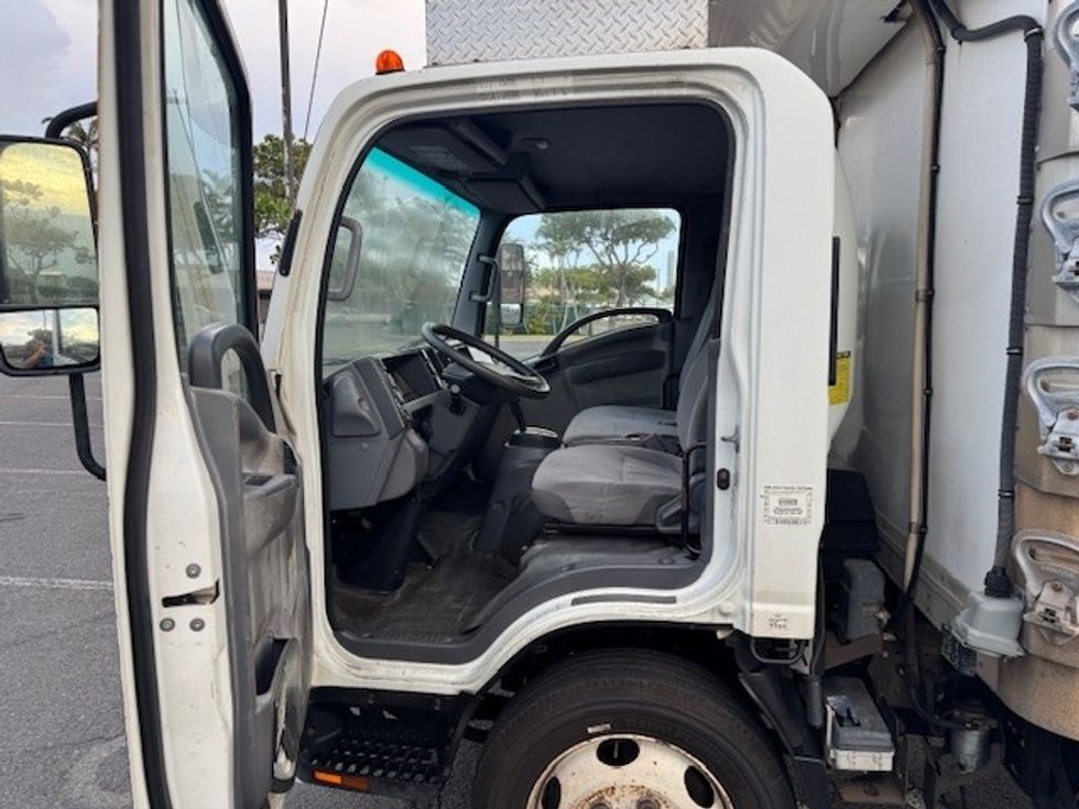 Refrigerated Truck-Light and Medium Duty Trucks-Isuzu-2017-NQR-Torrance-CA-73,865\n\t\tmiles-$ 48,500 - Image 15