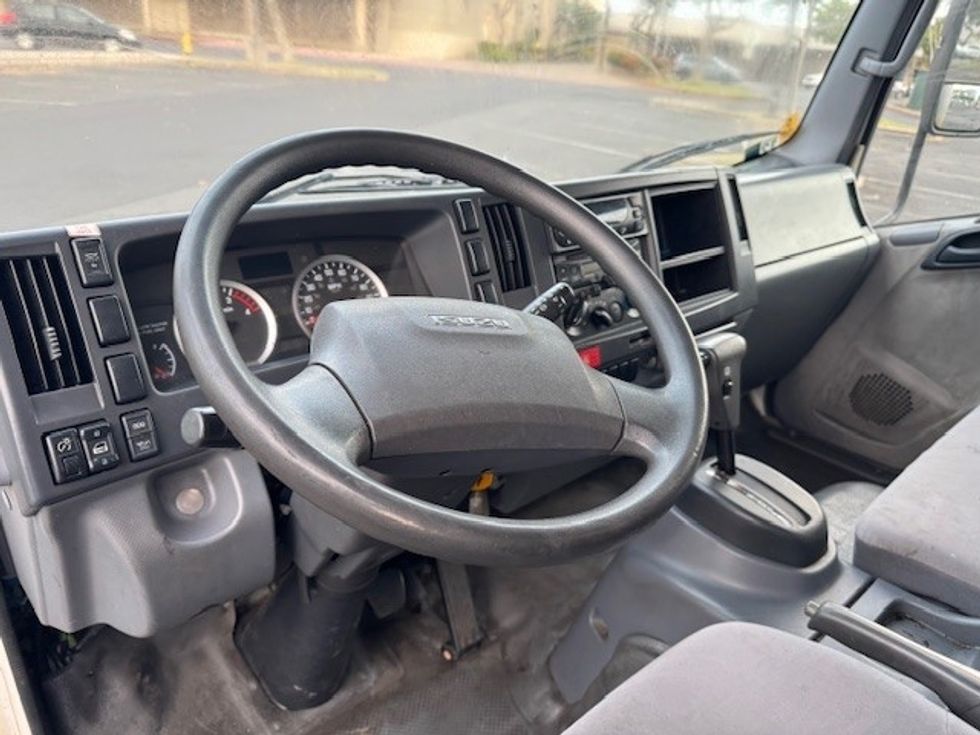 Refrigerated Truck-Light and Medium Duty Trucks-Isuzu-2017-NQR-Torrance-CA-73,865\n\t\tmiles-$ 48,500 - Image 17