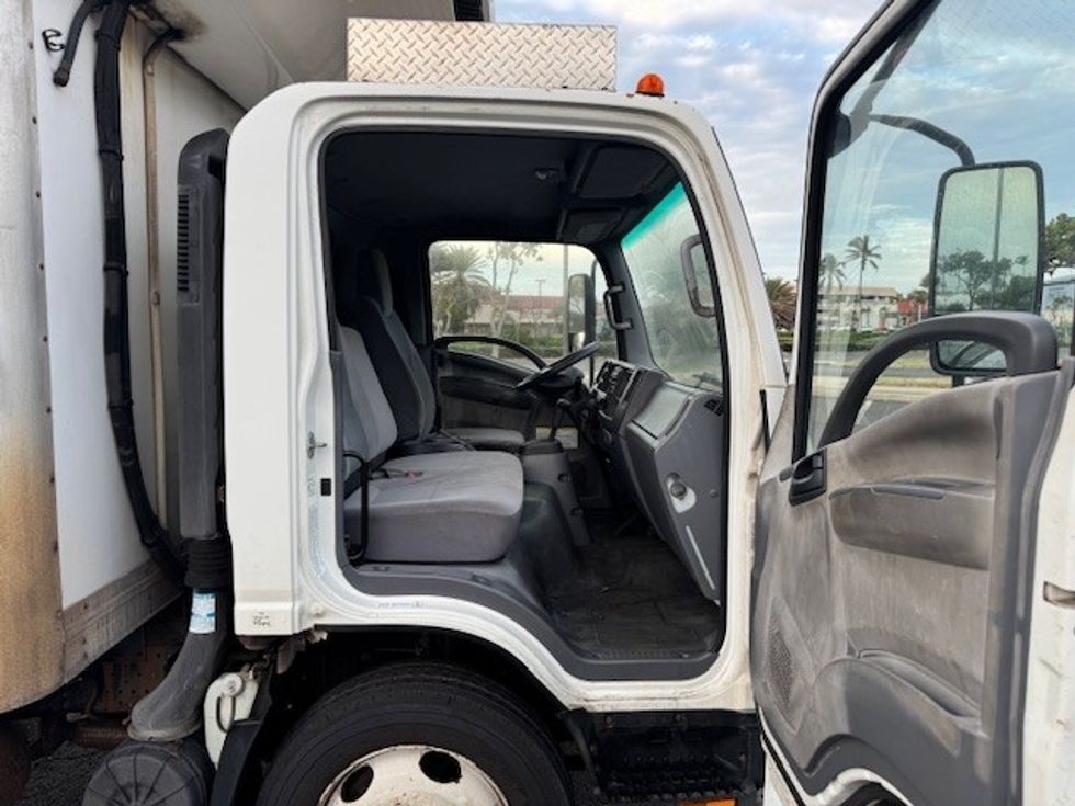 Refrigerated Truck-Light and Medium Duty Trucks-Isuzu-2017-NQR-Torrance-CA-73,865\n\t\tmiles-$ 48,500 - Image 19