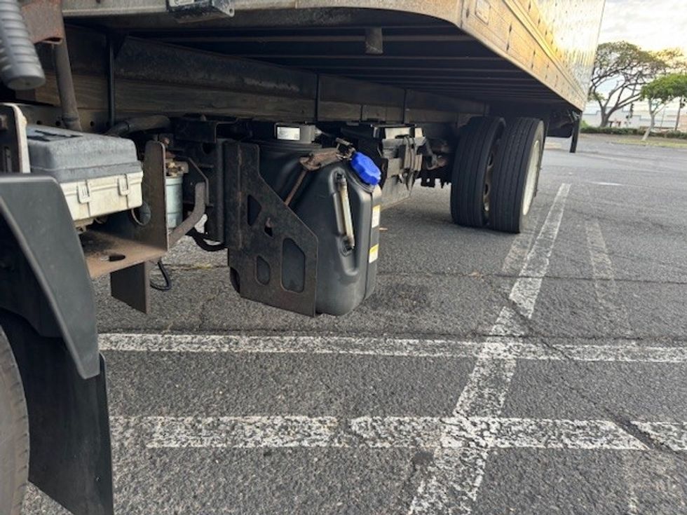 Refrigerated Truck-Light and Medium Duty Trucks-Isuzu-2017-NQR-Torrance-CA-73,865\n\t\tmiles-$ 48,500 - Image 5