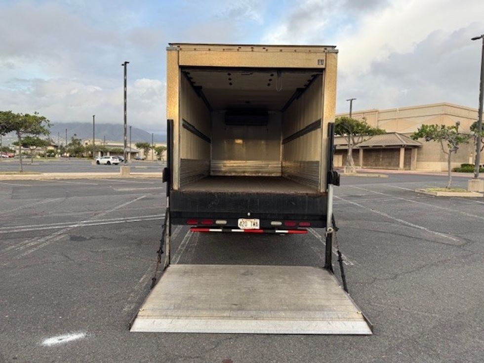 Refrigerated Truck-Light and Medium Duty Trucks-Isuzu-2017-NQR-Torrance-CA-73,865\n\t\tmiles-$ 48,500 - Image 9