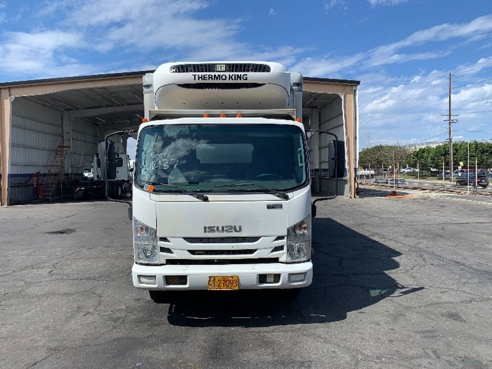 2017 Isuzu NQR photo 2
